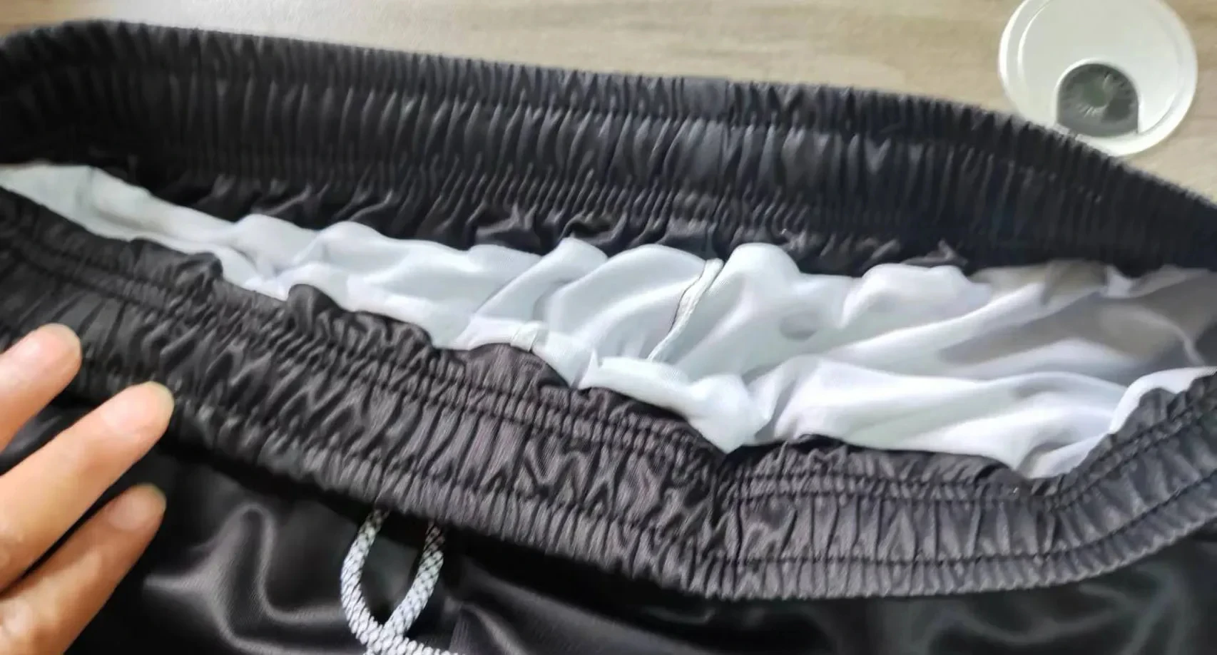 2024 ชายยิ้ม Face พิมพ์ฟิตเนสกางเกงขาสั้น Double-Layer 2-in-1 Quick Drying ฟิตเนสกลางแจ้งการฝึกอบรมกีฬากางเกงขาสั้น
