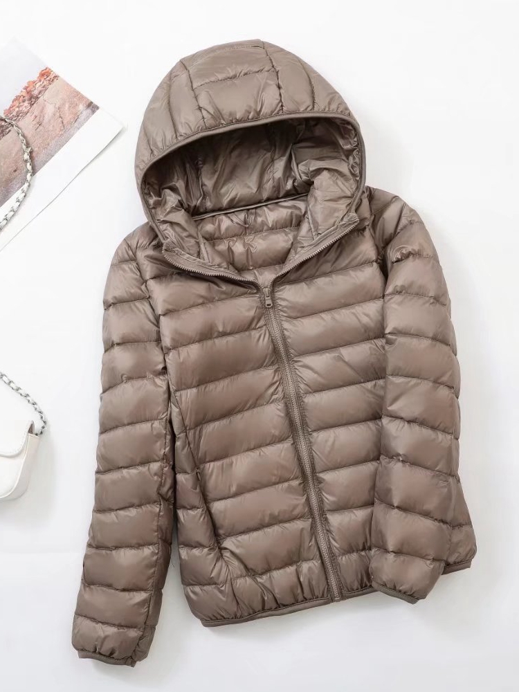 NewBang 7XLลงเสื้อแจ็คเก็ตผู้หญิงHooded Ultra Lightลงเสื้อแจ็คเก็ตผู้หญิงPlus FeatherฤดูหนาวบางWarm Windbreaker Coats