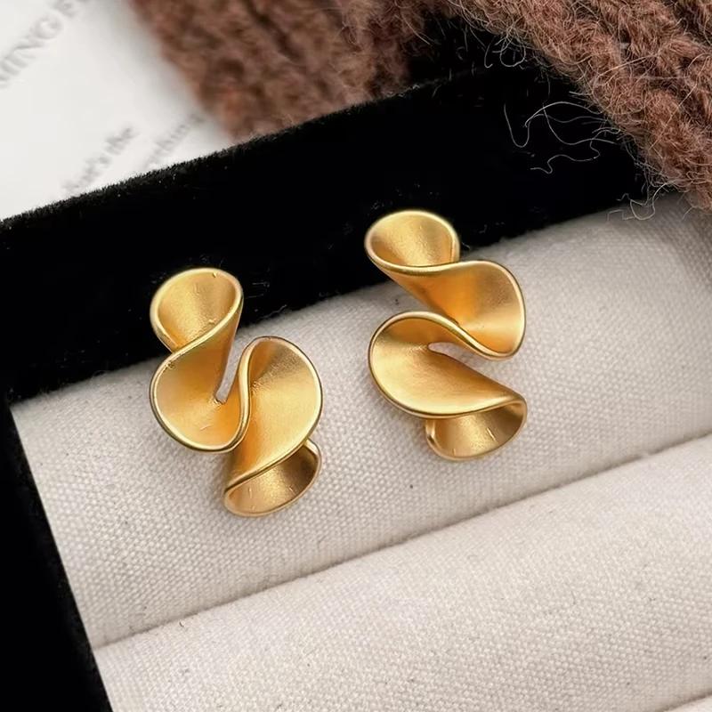 Ohrstecker aus echtem 925er-Sterlingsilber, 18 Karat Gold, gedrehte Blume, für Damen, minimalistische Persönlichkeit, edler Schmuck, trendiges Accessoire