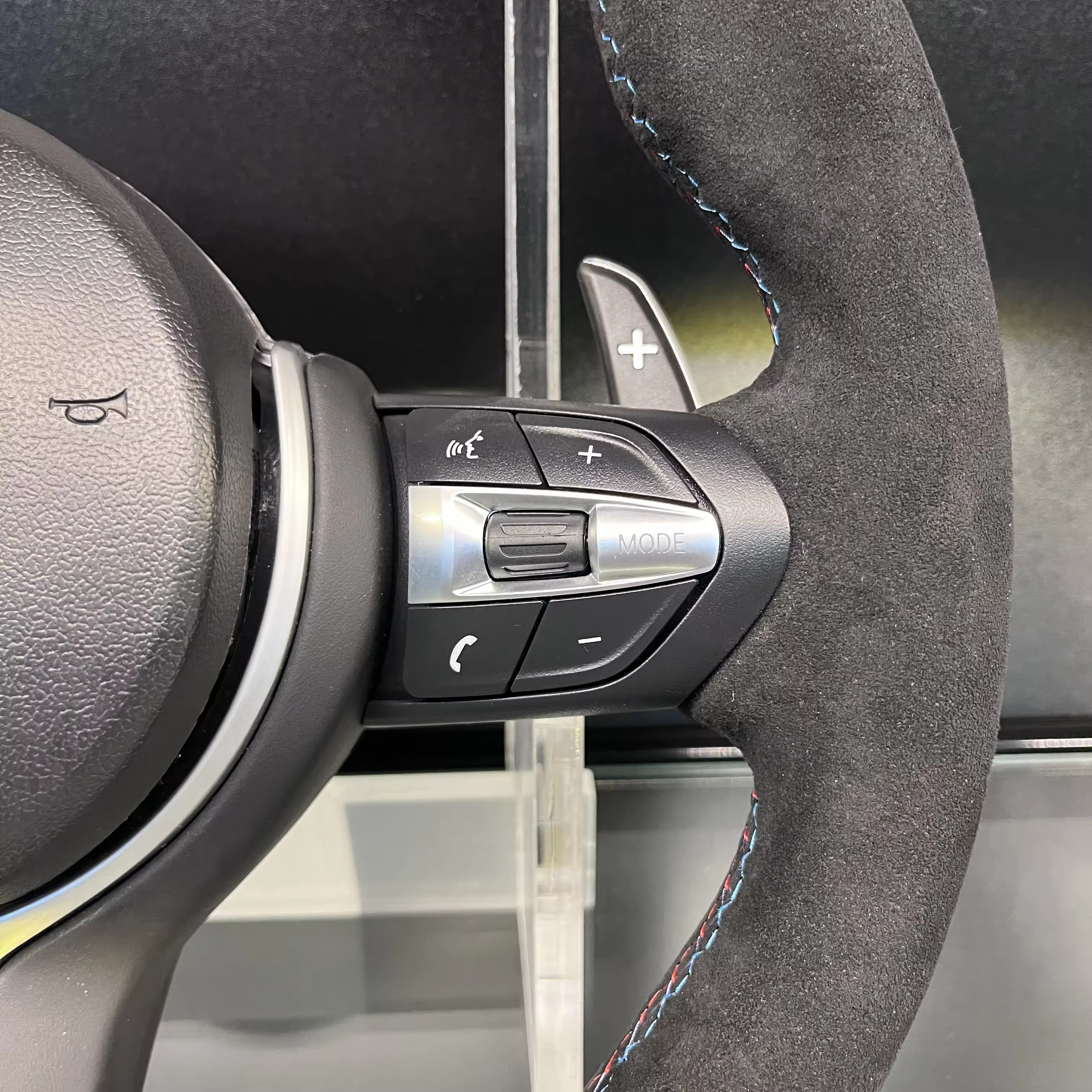 Volante de carro para BMW M X3 X4 X5 M3 M5 M6 F01 F02 F06 F07 F10 F11 F12 F14 F15 F16 F22 F30 F31 F32 E90 E91 Acessórios para carro