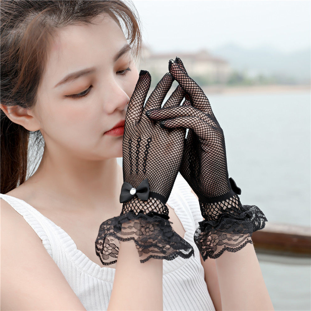 Guantes cortos elegantes de encaje para mujer, rejilla transparente, guantes para fiesta de graduación en blanco y negro, manoplas de Color sólido a la moda para mujer