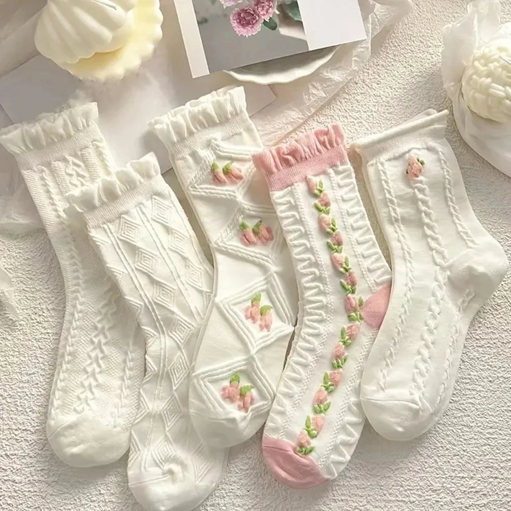 5 Paar süße Spitze Mid Tube Socken Damen Lolitajk gekräuselt Harajuku Stil Herbst Winter weich vielseitig modische Mädchen Socken