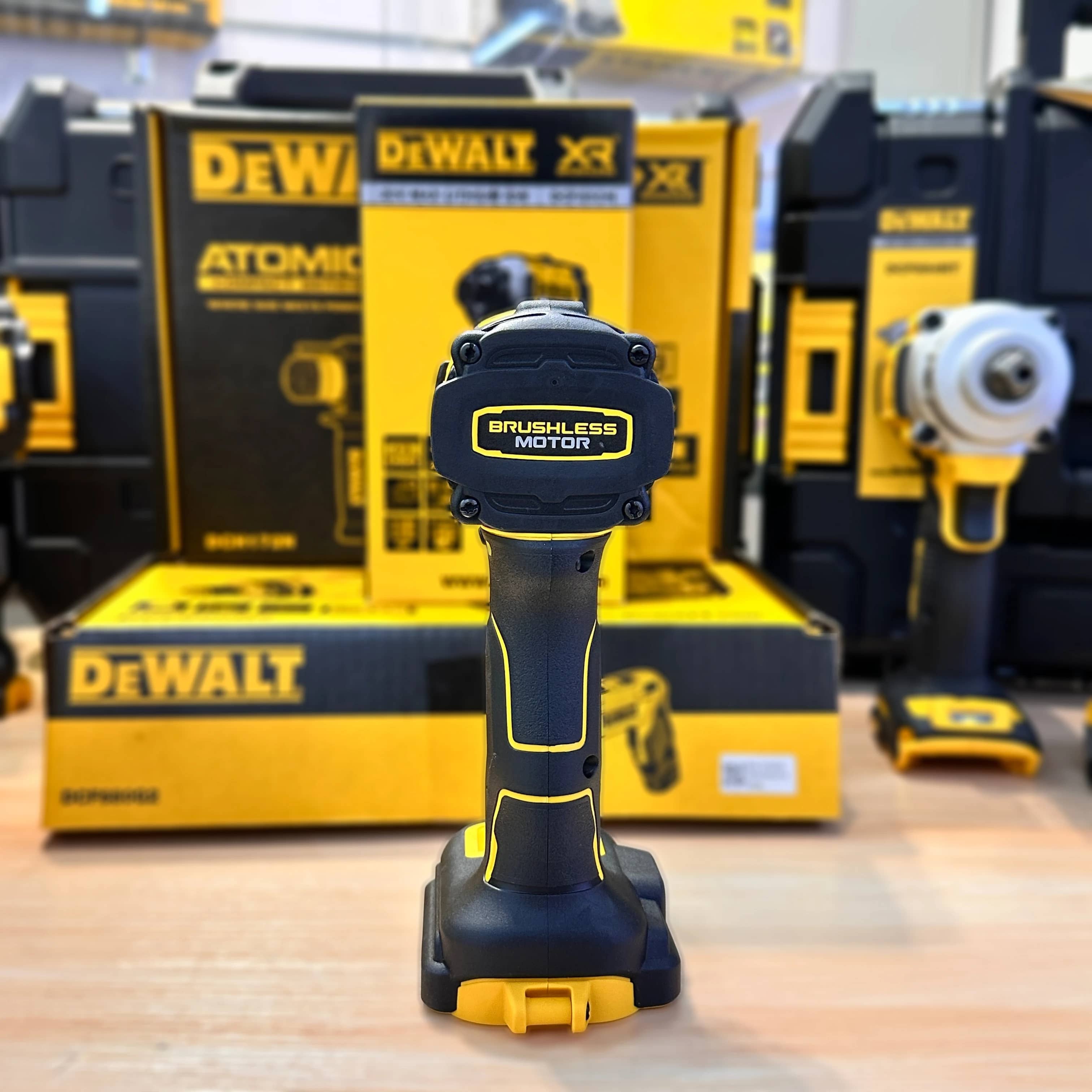 шуруповерт аккумуляторный DEWALT DCF850 DCF887 20V Ударный шуруповерт 205NM Бесщеточный мотор Аккумуляторная перезаряжаемая отвертка Электрическая шуруповерт Электроинструменты