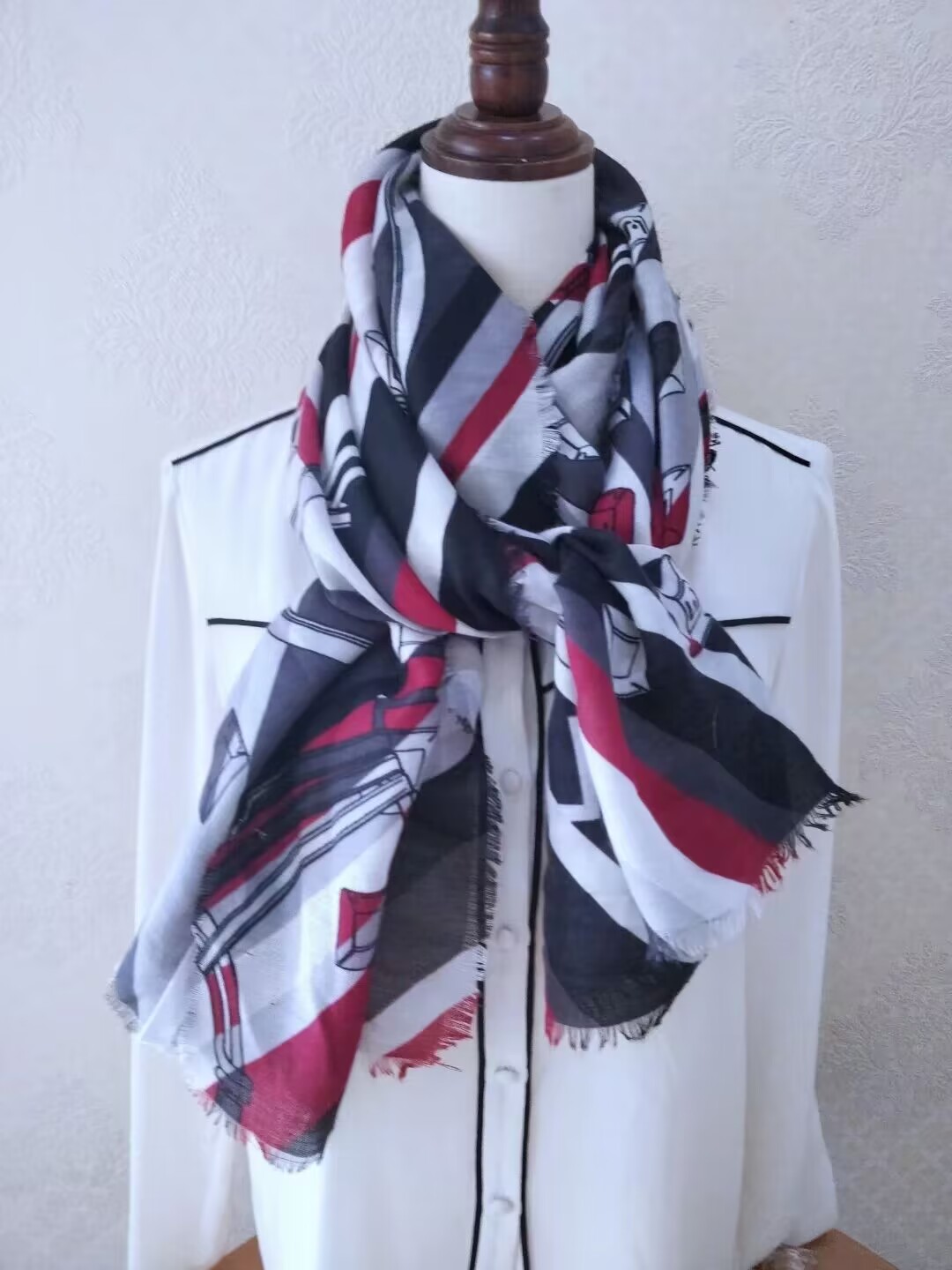 Comercio exterior original único español nuevo estampado bufanda de seda estilo diseñador moda mujer bufanda chal