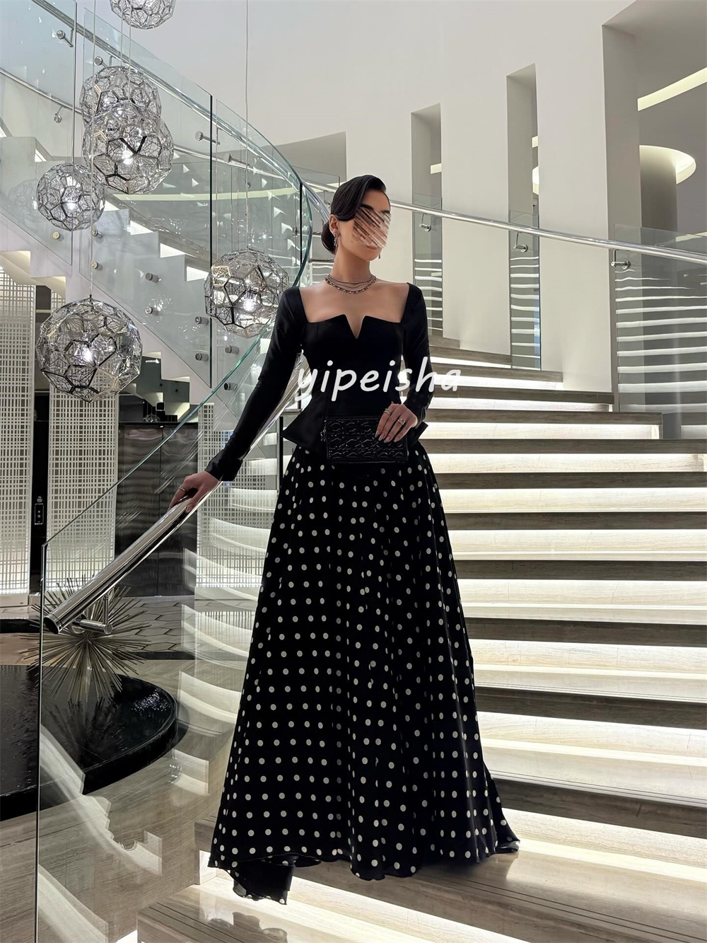 Personalizado combinando estilo moderno plissado a linha pescoço quadrado vestidos longos sob medida vestidos de ocasião tamanhos elegantes disponíveis clássico