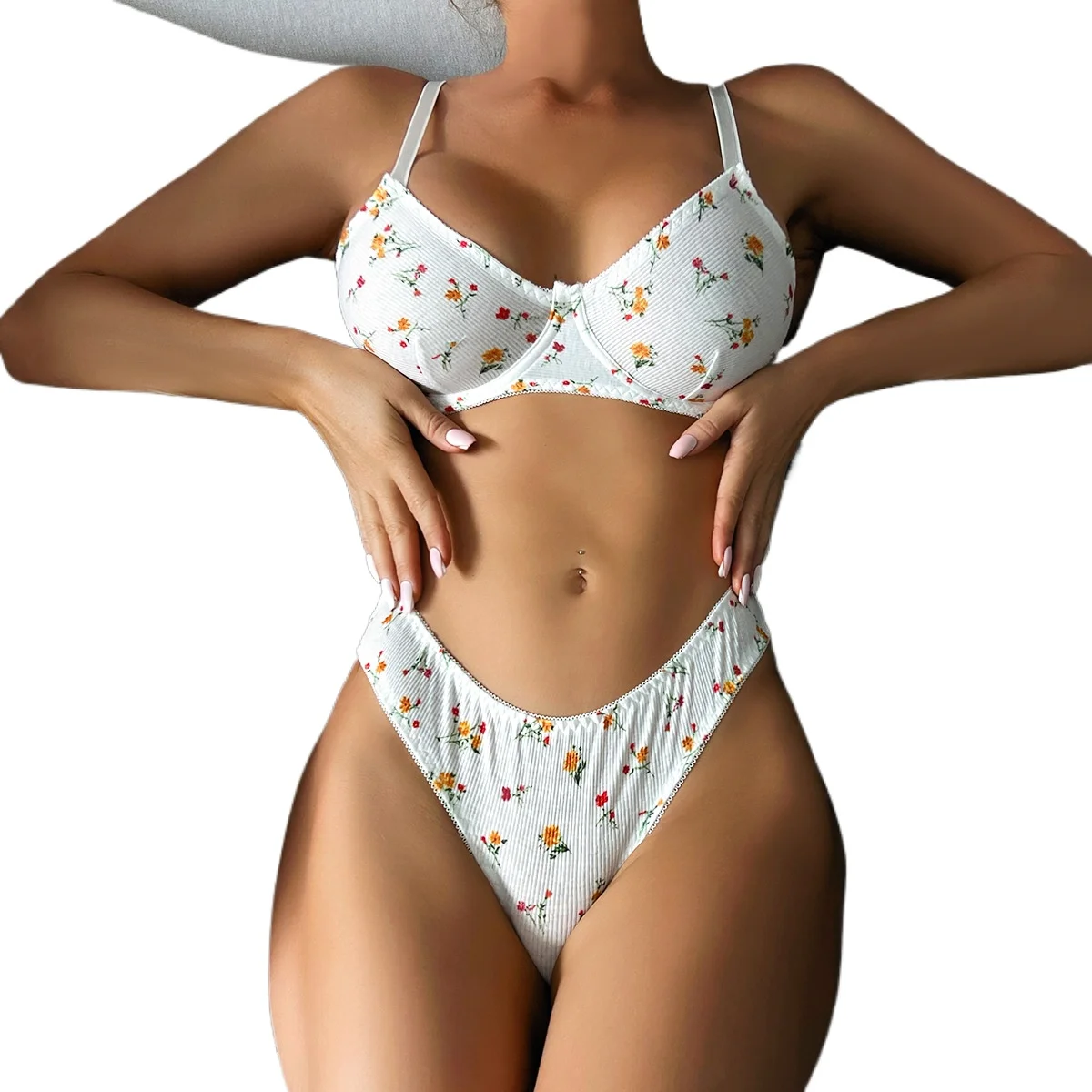 2025, Sommer heiß verkaufte sexy Unterwäsche, gestrickt, sexy, idyllisch, kleiner floraler Stahlring, zweiteiliges Set
