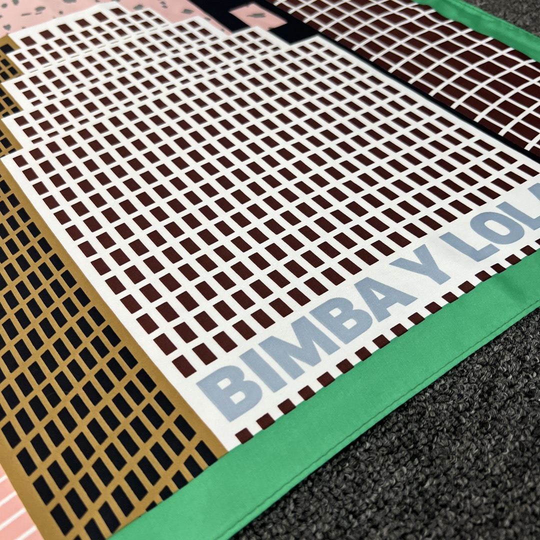 Pedido original de comercio exterior, marca de moda española, nuevo producto, bufanda cuadrada grande de varios estilos bordada y impresa