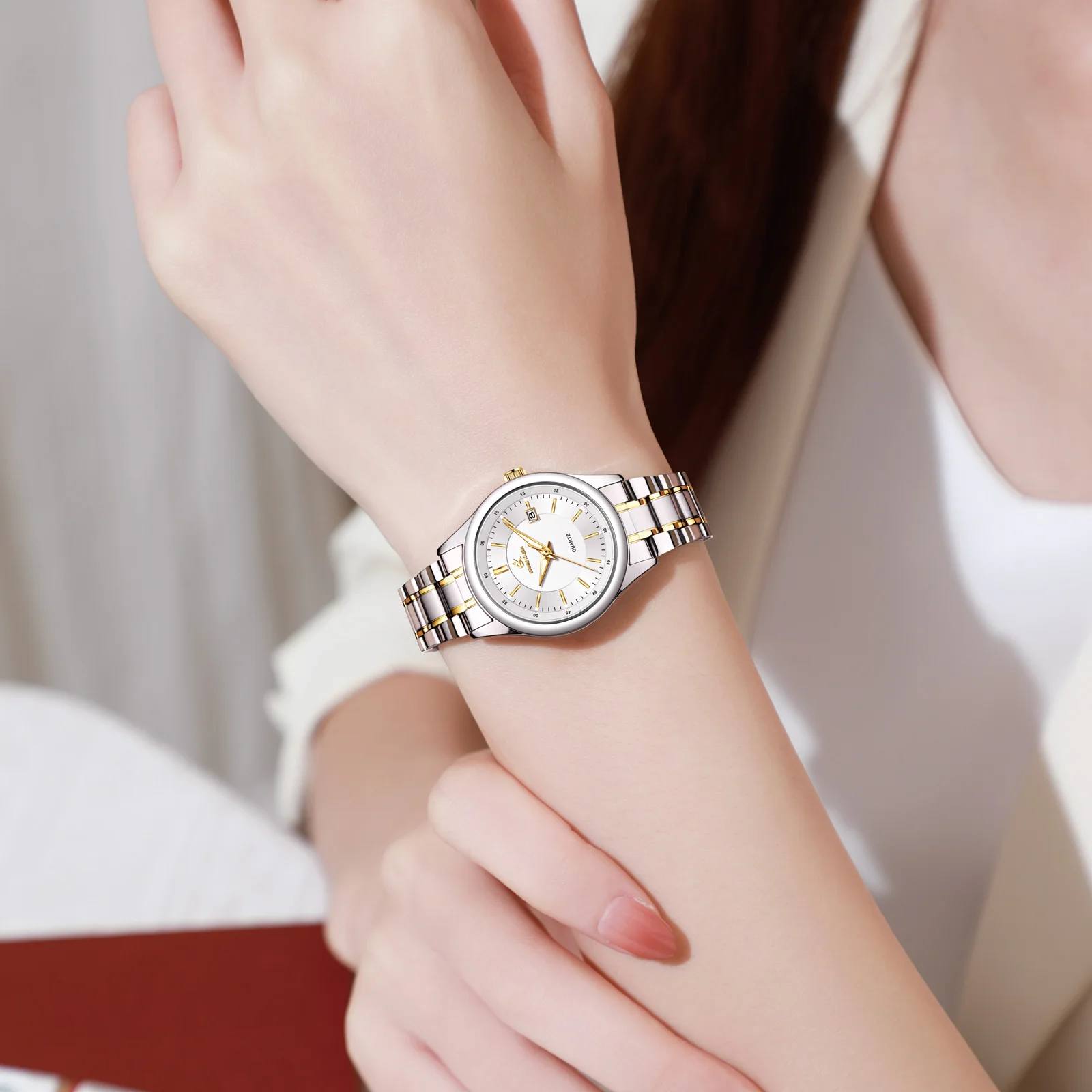 ERNIE KLEIN นาฬิกาผู้หญิงหรูหราแฟชั่น Elegant หญิงนาฬิกาข้อมือกันน้ําวันที่ของขวัญประณีตสําหรับสาว
