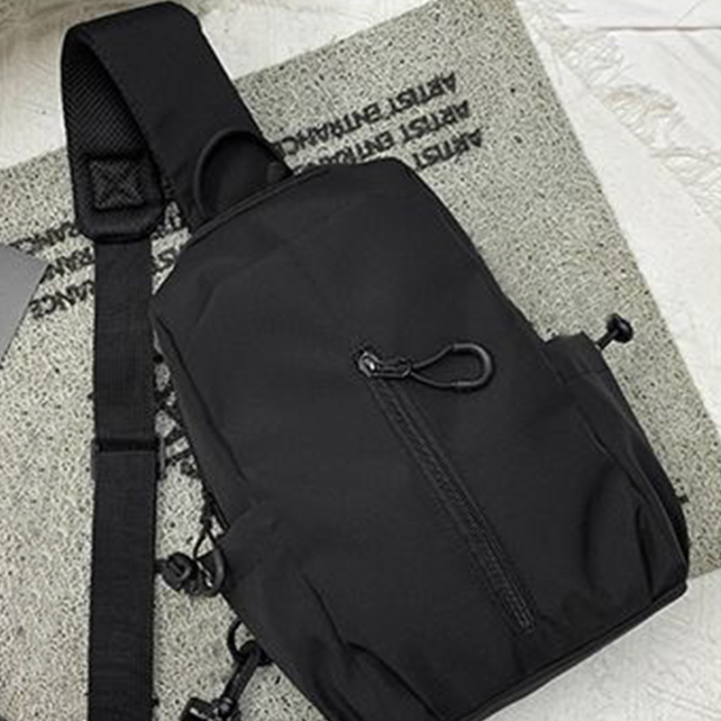 Bolsa de peito funcional feminina e masculina de estilo neutro, adequada para passeios de negócios. Material de nylon preto puro.