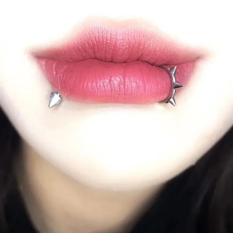 1pc goldfarbene Nase Piercing Körpers chmuck für Frauen Männer, Mode einfache halbkreis förmige Anti-Allergie Nasenring Lippen ringe