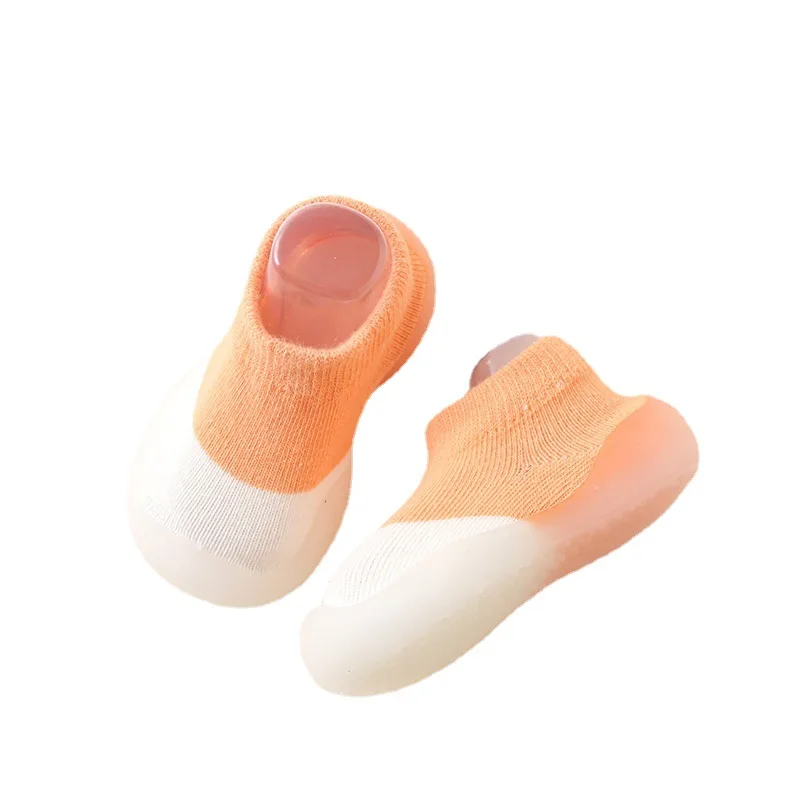Sapatos de sola de borracha macia antiderrapante para meninos e meninas, sapatos de caminhada de bebê, moda simples, combinação de cores, versão coreana, primavera e verão