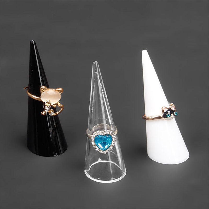Großhandel Klar Acryl Riangle Konische Ring Display Schmuck Lagerung Kunststoff Ring Display Ständer Für Ring