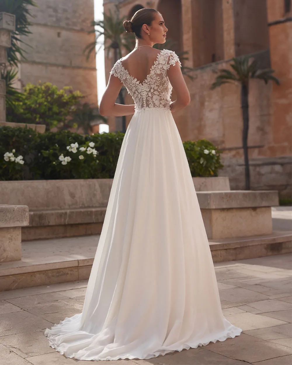 2025 A-Line Abito da sposa in pizzo Spose Boho Donna Cap Sleeve Scollo a V aperto sul retro Abito da sposa elegante in pizzo di lusso personalizzato