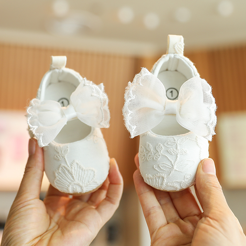 Süße weiße Spitze Baby Mädchen Prinzessin Schuhe Baby Mokassins Moccs Schuhe Schleife Fransen Gummisohlen rutschfeste Schuhe Krippenschuhe