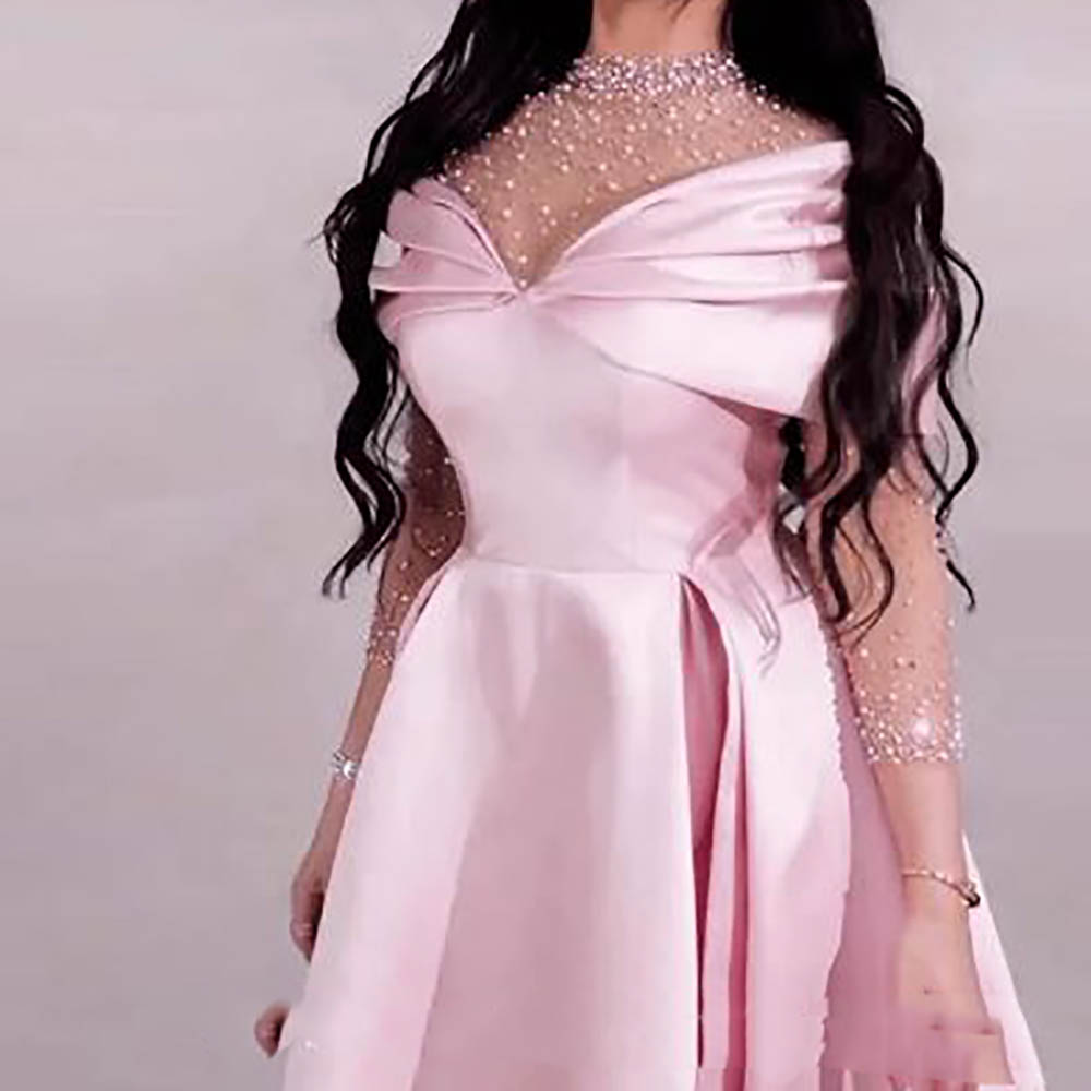 Simples cetim vestido de noite elegante, gola alta, mangas compridas, pérola, plissado, costas completas, comprimento do tornozelo