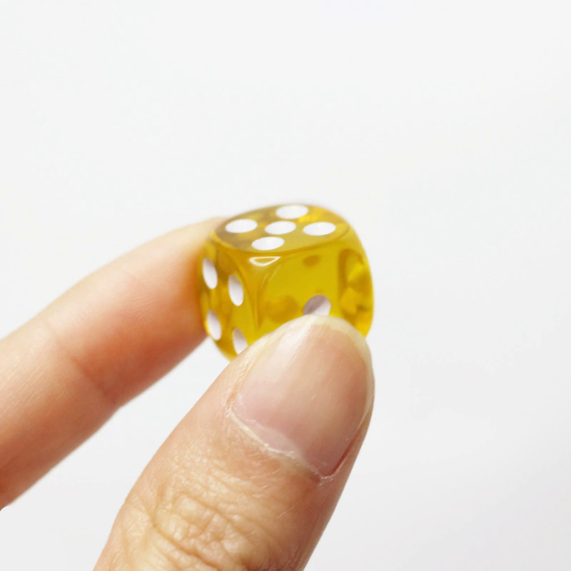 10 ピース/ロット 12 ミリメートル透明アクリル 6 面 D6 ポイントサイコロクラブ/パーティー/ファミリーボードゲーム 10 色クリアラウンドアングルサイコロ