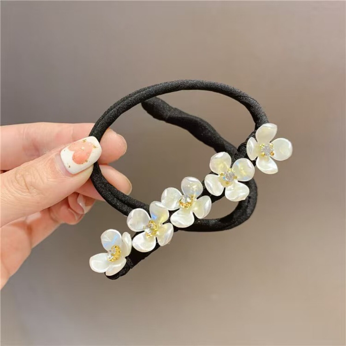 ดอกไม้คริสตัลผมผู้หญิง Easy Donut Updo ผม DIY Bendable Hairband Chignon อุปกรณ์เสริมผมของขวัญ