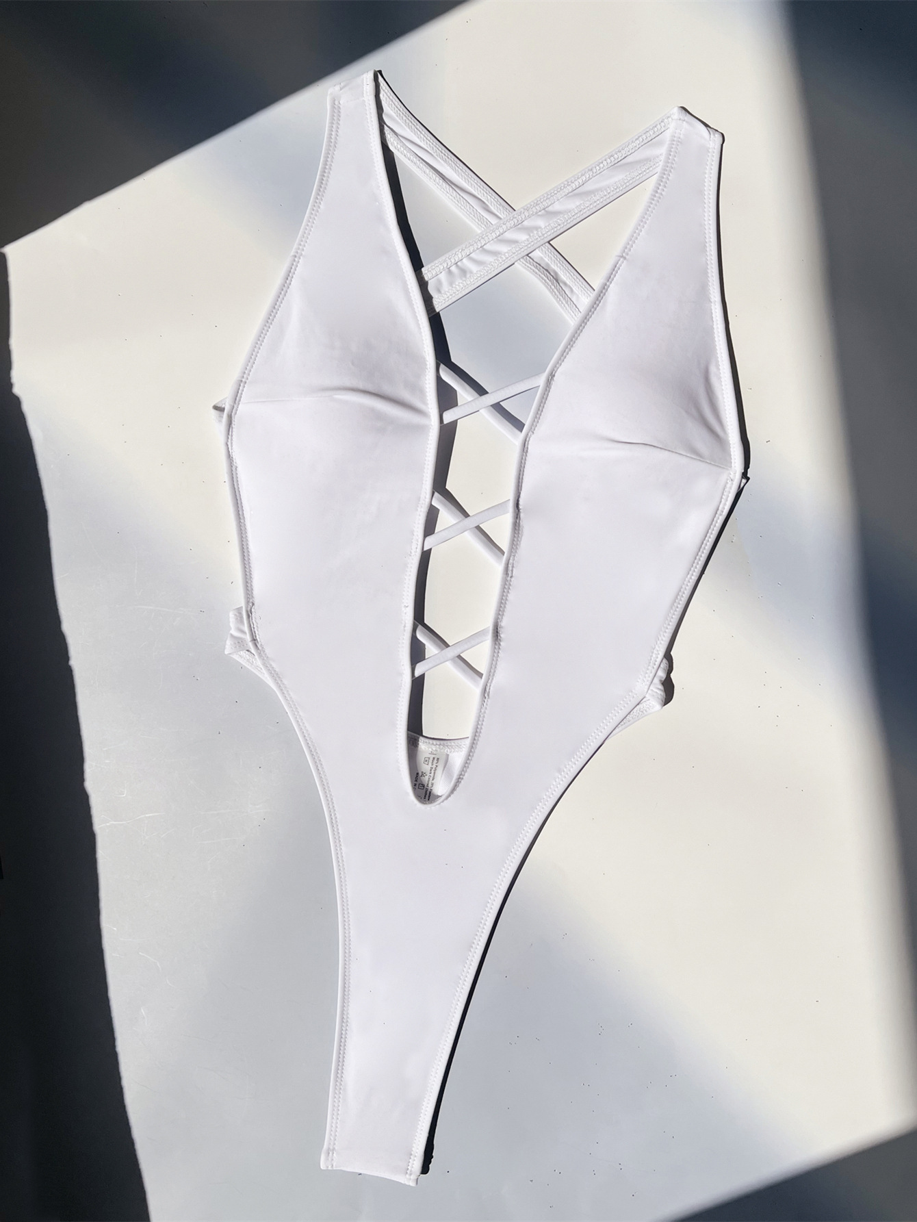 Sexy solide croix dos nu maillot de bain une pièce bikini string maillots de bain body femmes biquini maillots de bain noir et blanc 2 couleurs