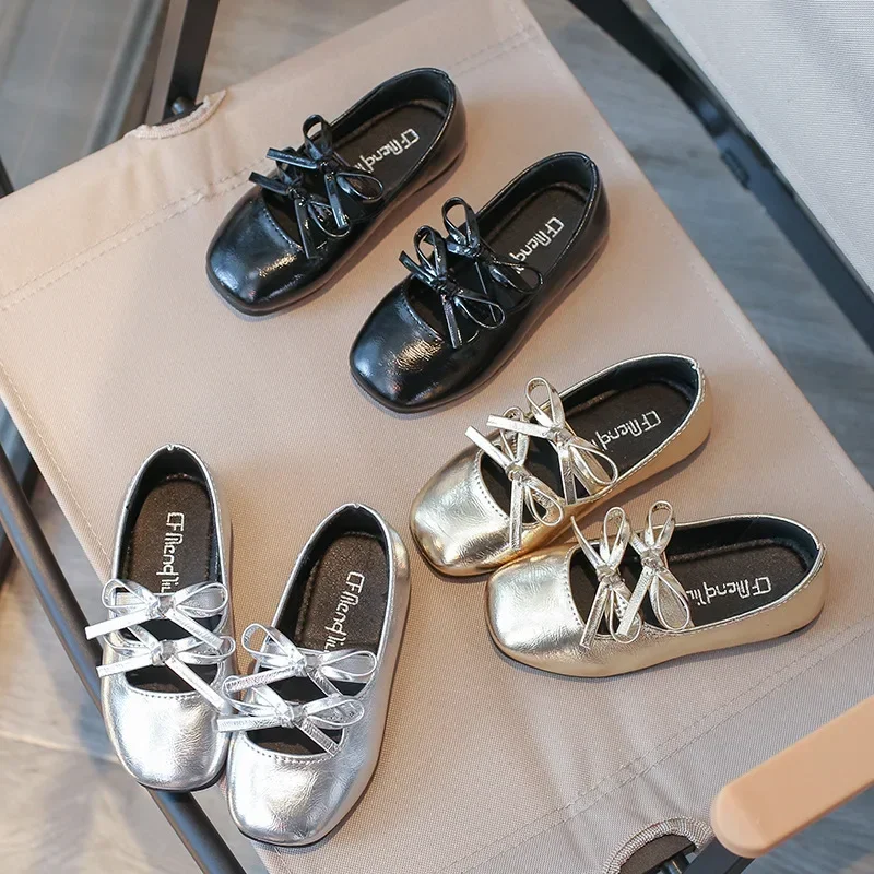 Kinder Square Dance Performance Schuhe schwarz einfarbig Mädchen Prinzessin Schuh mit Doppel bogen neue Mädchen Lederschuhe weiche Sohle