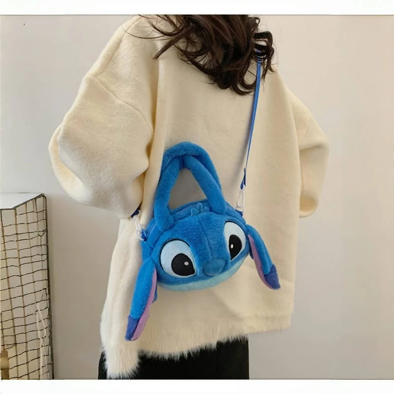 Borsa a tracolla in morbido peluche Disney Stitch Borsa a tracolla stile coreano carino con tracolla regolabile Kawaii Anime Regalo di medie dimensioni per le donne