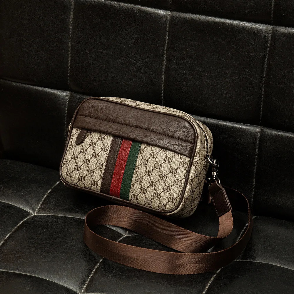2024 กระเป๋าสะพายแฟชั่นสําหรับชายหนุ่ม Papular PU หนังกันน้ํา Crossbody กระเป๋าธุรกิจ Casual กระเป๋าขายส่ง