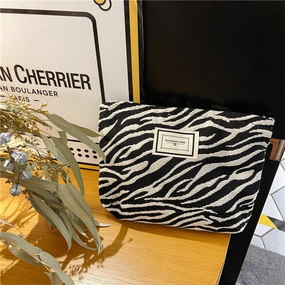 Fashion leopard print zebra print makeup bag, wash bag, women's handbag, hand-held bag, convenient large capacity storagebag-A-D