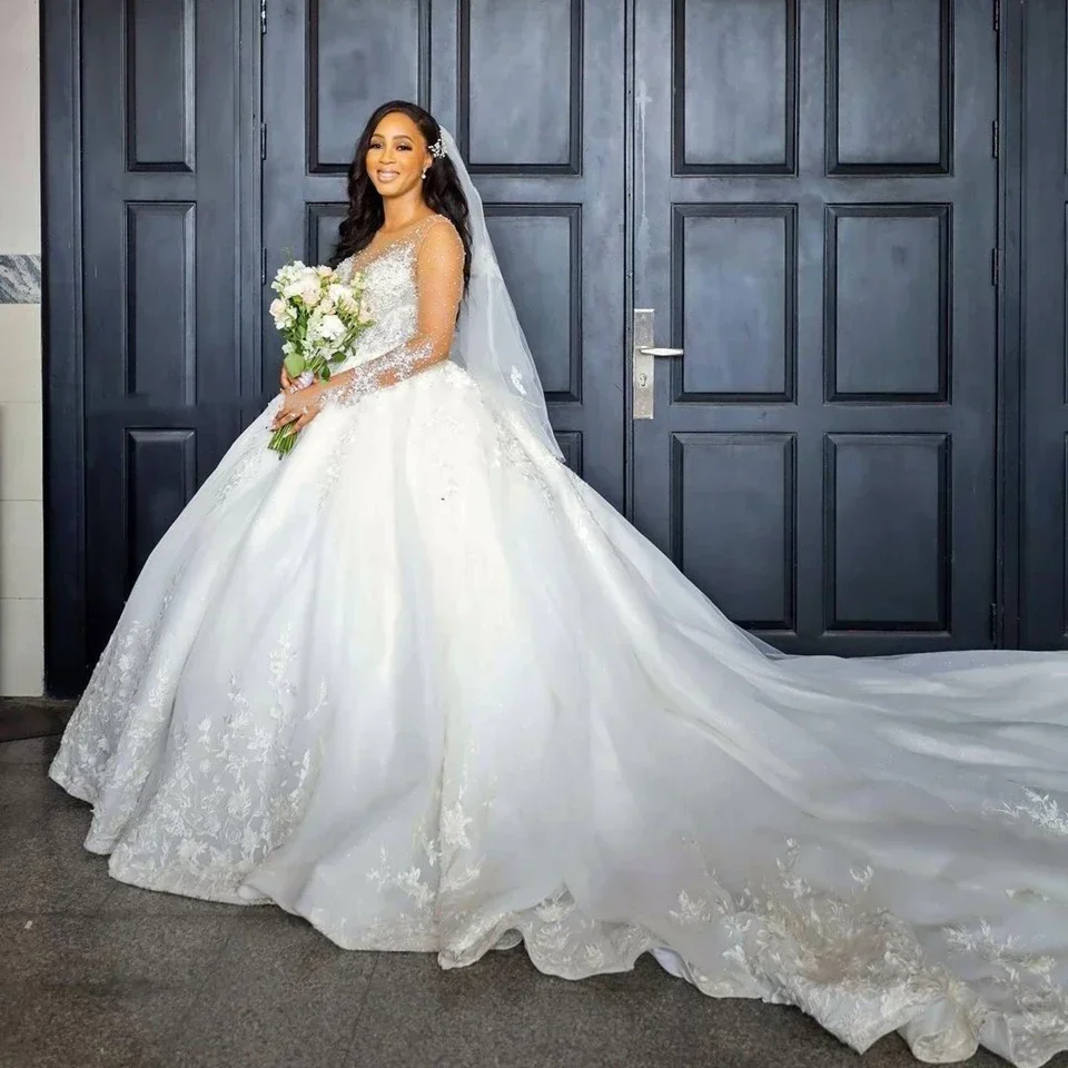 Customzied Luxury White Wedding Dresses 2025 Ball Gown O-Neck Beaded Appliques Long Sleeves Sweep Train Bridal Gown