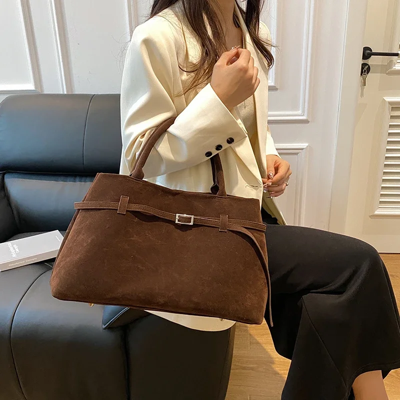 PU Buckle Versatile Large Capacity Belt Decorative Tote Bag New Matte Retro Niche Design Handbag Commuting Leisure Womens Bag
