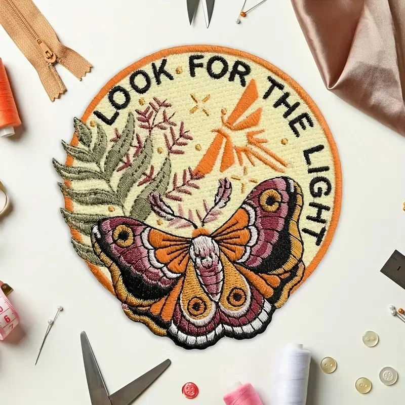 1PC Look For Light Moth bestickter Aufnäher Natur Tier inspirierendes Abzeichen Geschenk Eisen auf Patches für Kleidung Mütze Jacke Trucker Hut