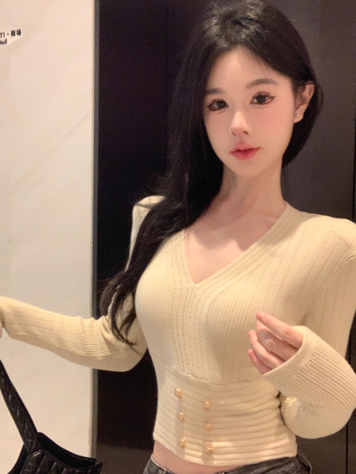 セクシーなホットガール長袖ニット V ネックトップハイウエストスリムフィットベースシャツインナーウェアショートスタイル秋イニシャルレディースファッション