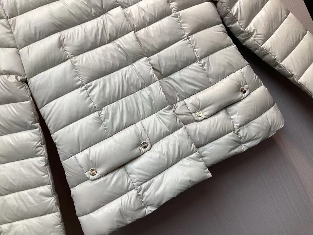 Hello, new solid color lightweight and elegant commuting down jacket