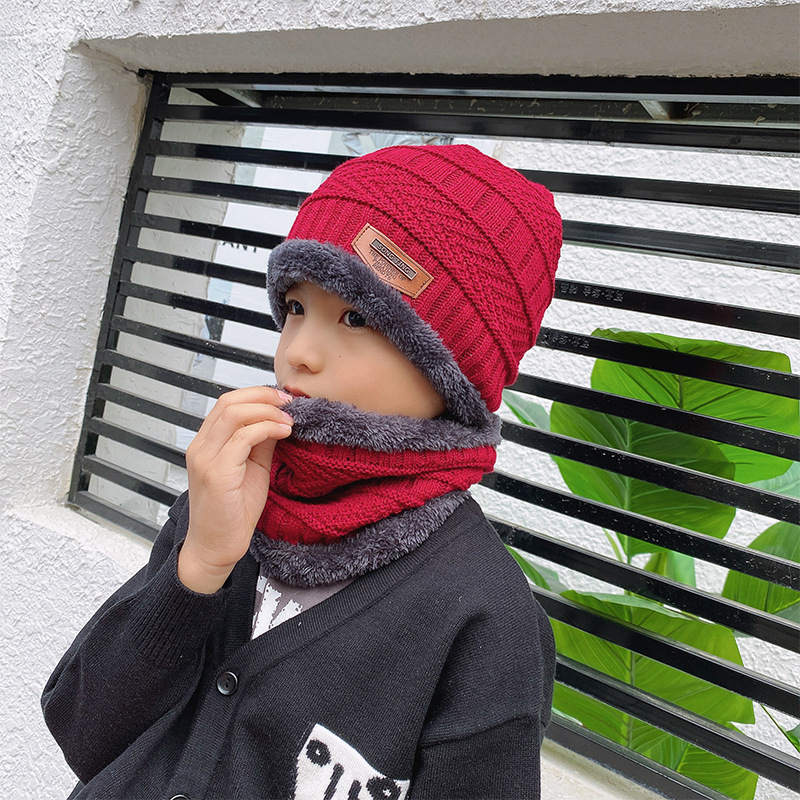 Nuovo cappello lavorato a maglia invernale per bambini più sciarpa calda in velluto berretto di un pezzo berretto di lana addensato protezione per le orecchie delle ragazze cappello a prova di freddo per bambini