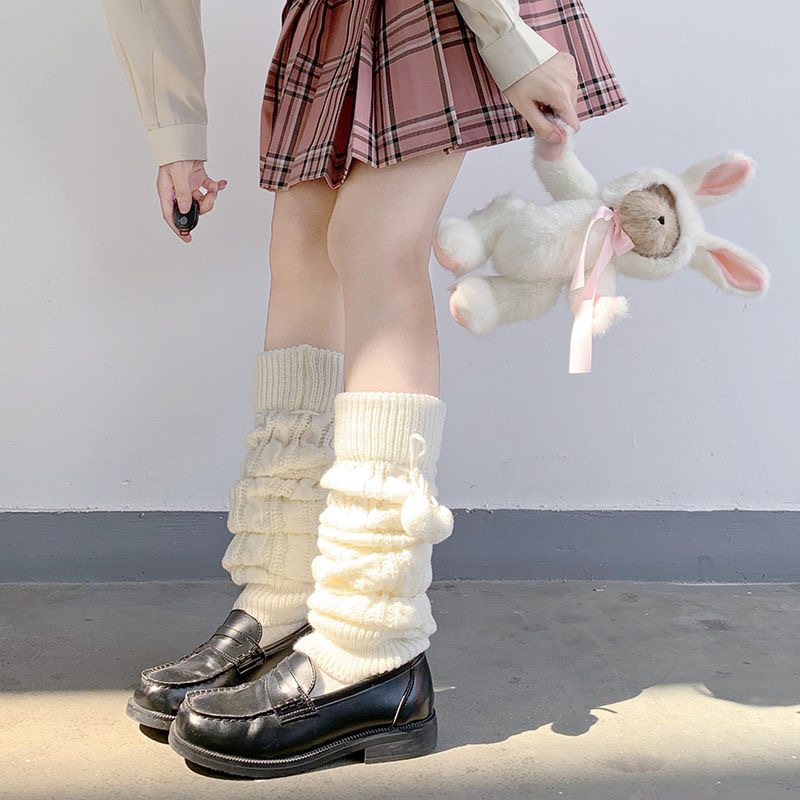 jk accessories de inverno meia para usar com o sapato lolita  Estilo japonês Inverno Meias Quentes Lolita Meias De Malha De Perna Quente Bola De Lã De Malha Tampas De Pé Aquecedores De Perna Com Bolas Para As Mulheres