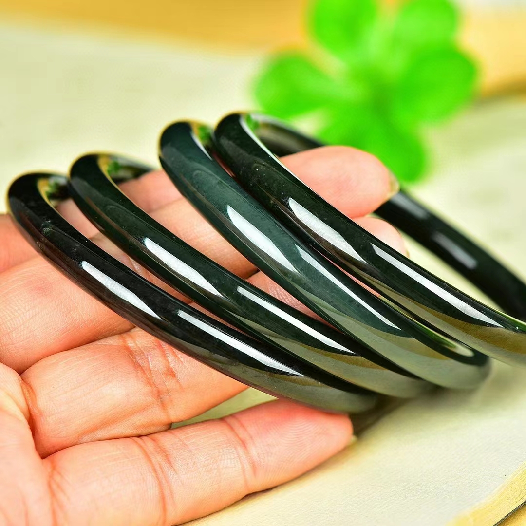 กำไลข้อมือหยกสีเขียวหยกธรรมชาติสีดำกำไลข้อมือกลมอัญมณีน่ารักสำหรับสตรีเครื่องประดับเครื่องราง