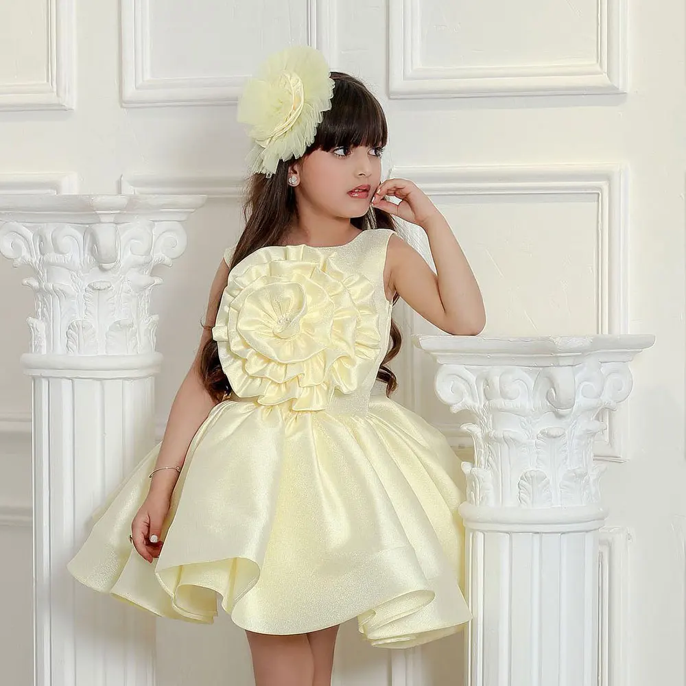 สีเหลืองชุดสาวดอกไม้เด็กสําหรับงานแต่งงาน 3D ดอกไม้เข่าความยาวเด็กทารกสวมใส่อย่างเป็นทางการสําหรับถ่ายภาพ First Communion Gowns