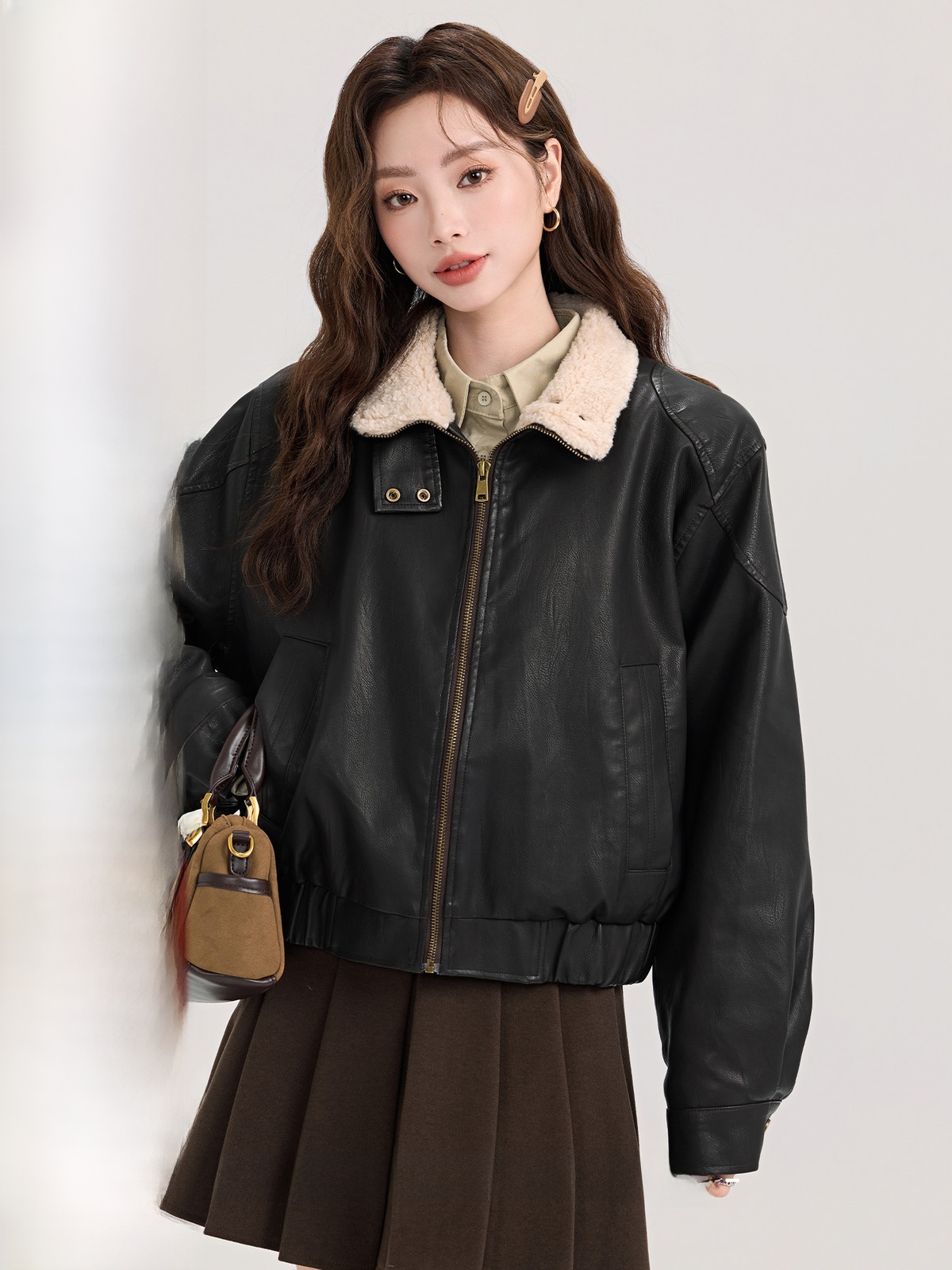 アメリカンスタイルショートレザージャケット女性のバイカー服毛皮と革統合秋冬高センセーションミニチュアマシンガン