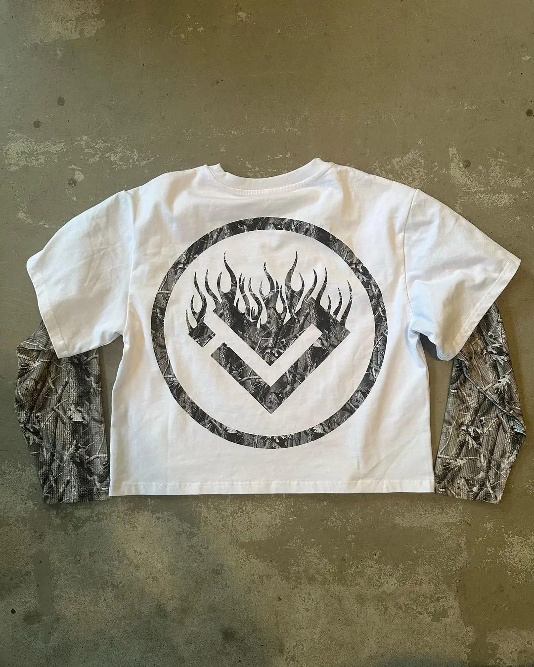 Y2k ストリートファッション迷彩スプライシングシャツ女性の Tシャツメンズアメカジプリント長袖レトロ原宿ルーズトップ