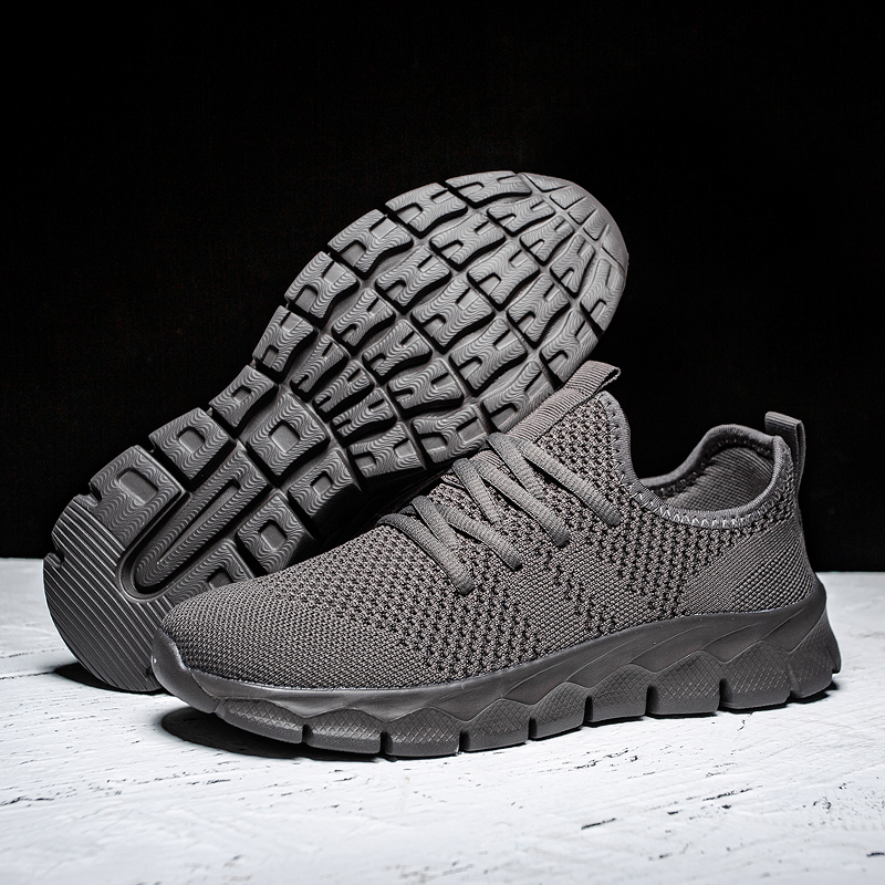 Scarpe da uomo quattro stagioni nuove taglie forti tessitura volante scarpe sportive Casual traspiranti leggere suola morbida scarpe da corsa all'aperto