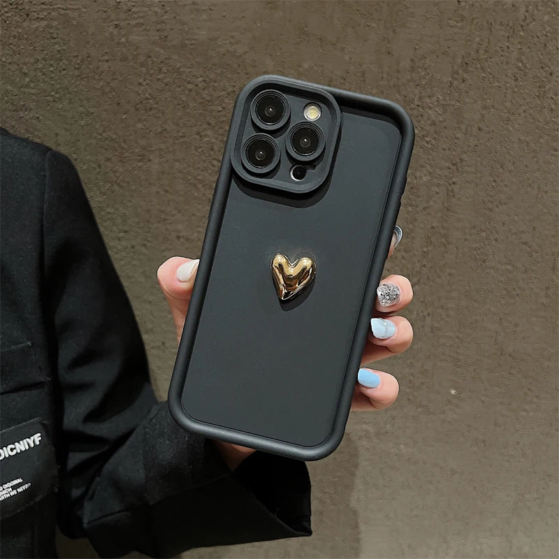 Funda de teléfono suave de silicona con corazón dorado 3D para iPhone 15 14 13 12 11 16 Pro Max XS XR 7 8 Plus SE 2020 cubierta mate caramelo a prueba de golpes