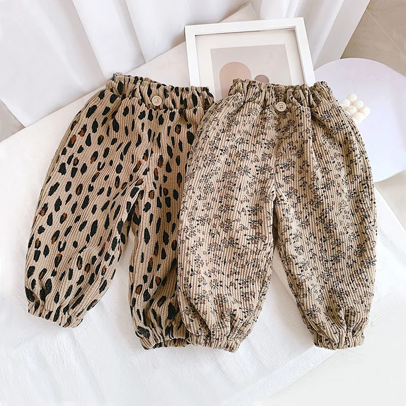 Koreanischer Stil Kleinkind Mädchen Cord Haremshose 1-8Y Leoparden-Blumendruck Herbst Winter gefütterte oder dünne Freizeithose