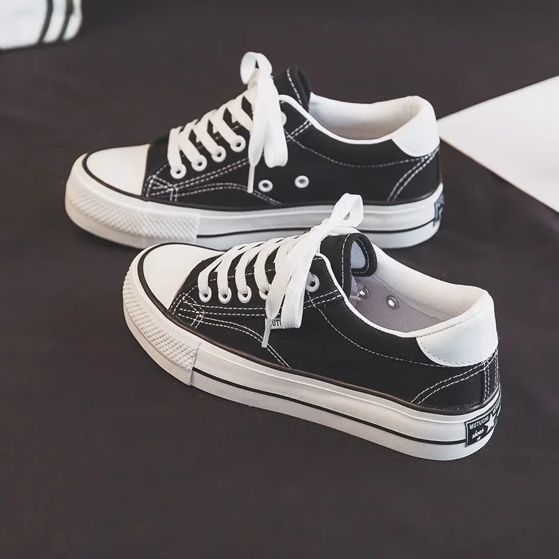 รองเท้าสําหรับสตรี Low-Top Vulcanized ผ้าใบรองเท้าผ้าใบสีดํารองเท้าเทนนิสหญิงคลาสสิกนักเรียนคู่เล็กๆสเก็ตบอร์ด