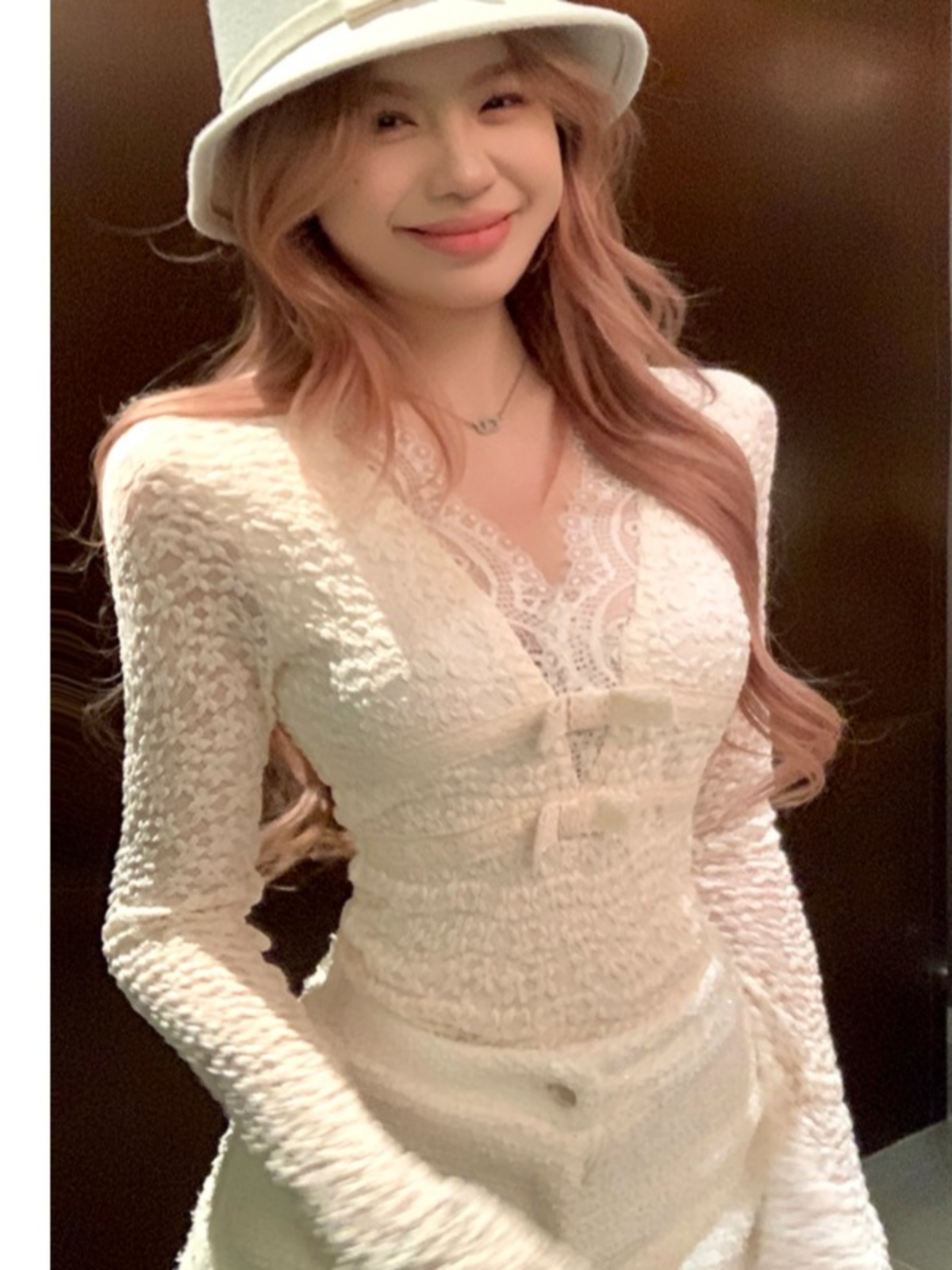 セクシーなレーストリム V ネック長袖 Tシャツ女性の秋冬暖かい高品質ベースレイヤートップ花柄カジュアルウェア