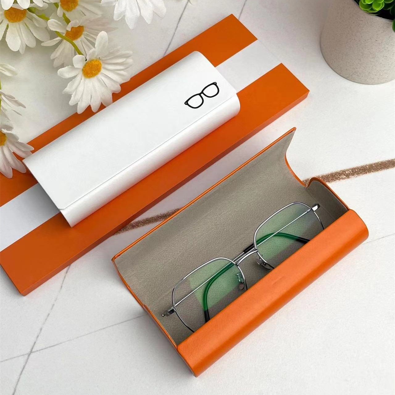 New Glasses Case High-value High-grade Leather Sunglasses Box Compression-proof Storage Box