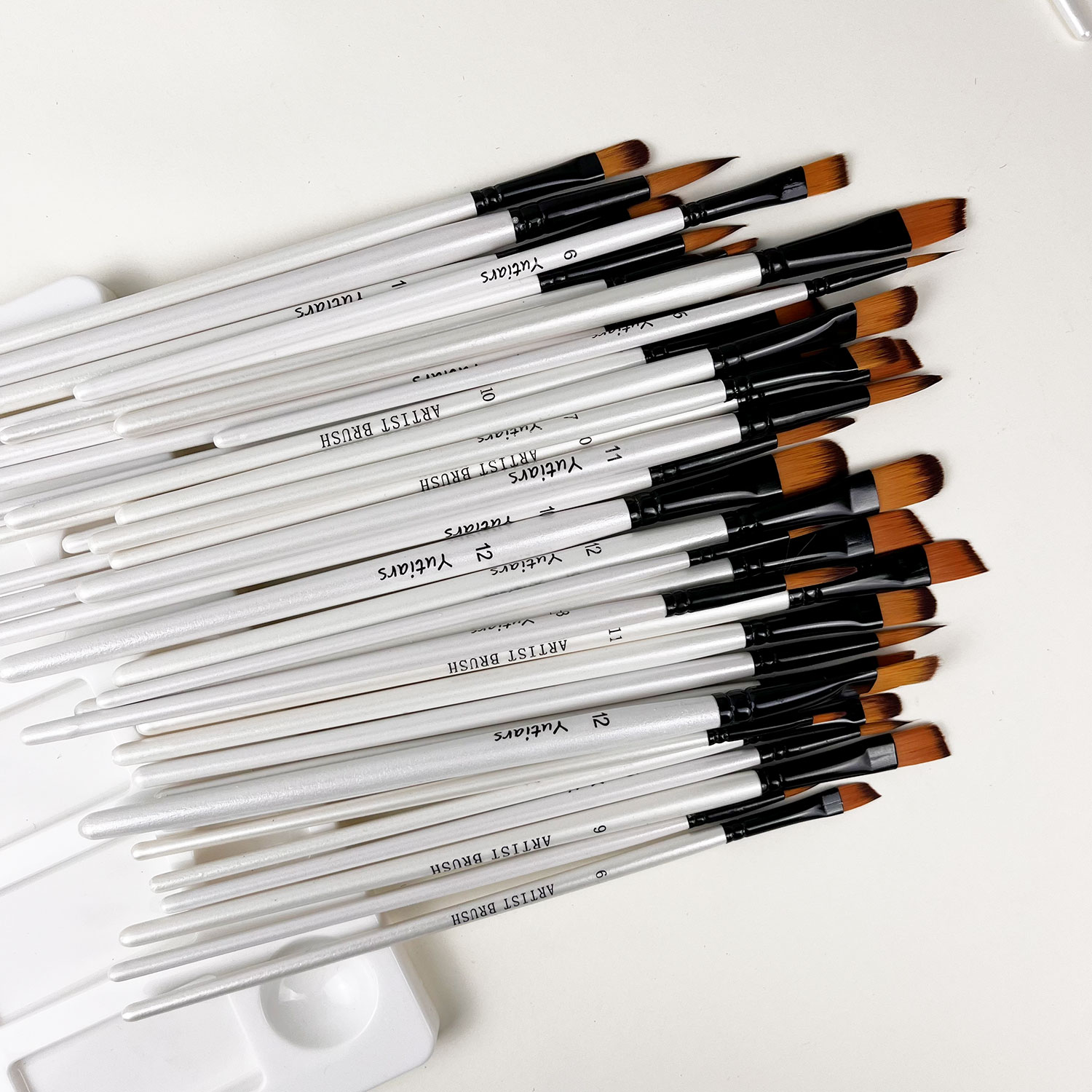 12pcs Artist Brushes with Nylon Tips - Wood Handle Professional Paintbrush Set for Acrylic, Watercolor, Gouache Painting