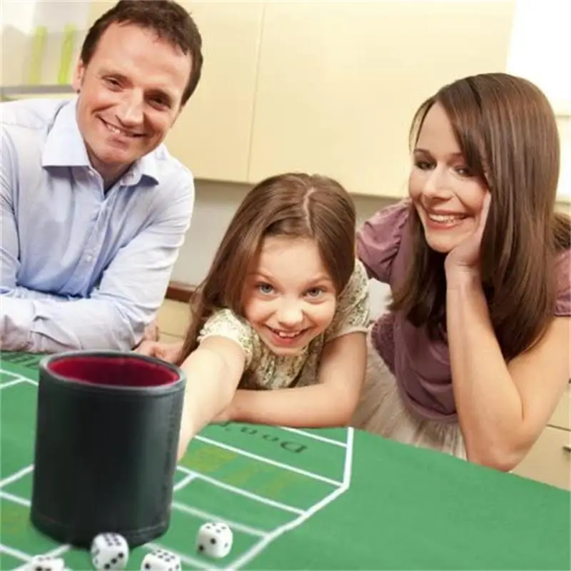 Lederwürfelbecher mit Deckel, grün-rotes Innenfutter, leise im Schütteln für Lügnerwürfel, Farkle Yahtzee Brettspiele mit 5-teiliger Würfel