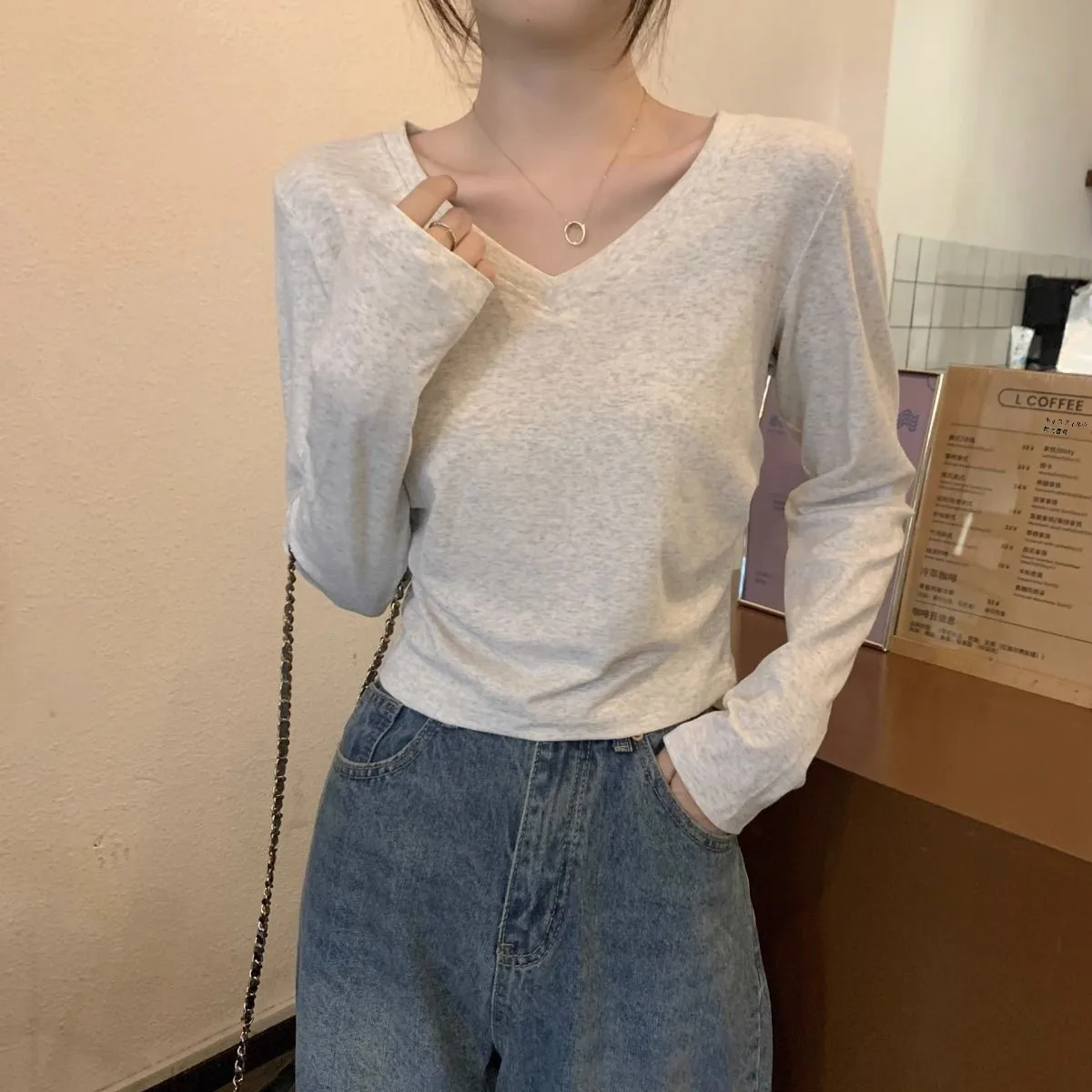 レディース V ネック長袖 Tシャツピュアカラースリムフィットベースレイヤートップ通勤スタイルコットンブレンド弾性繊維薄い秋春