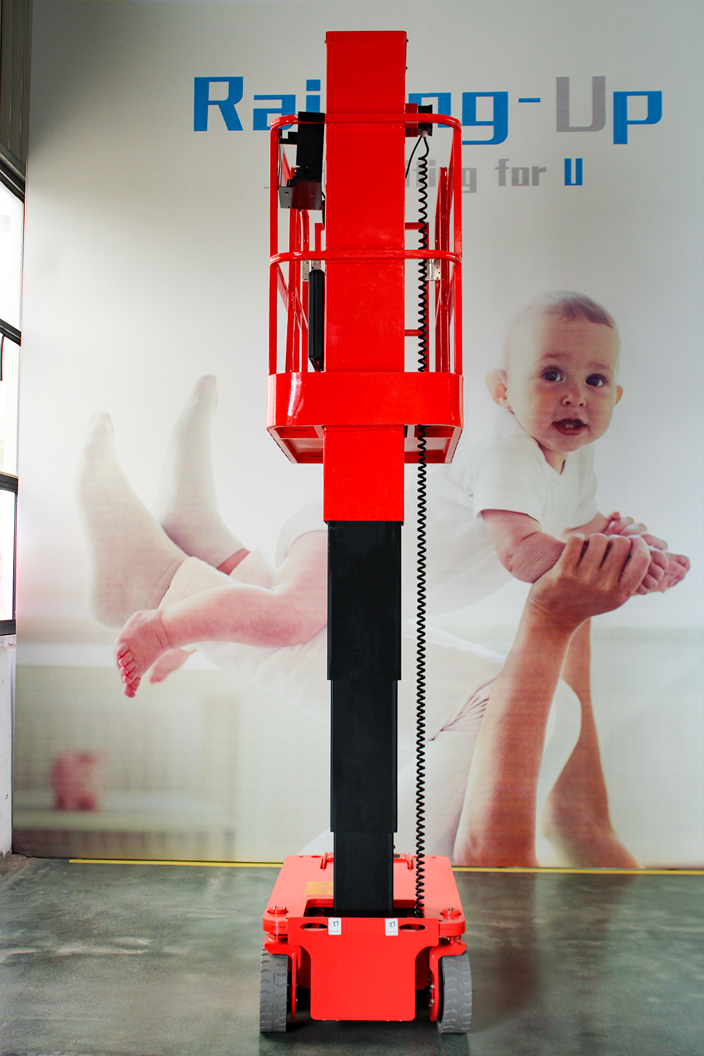 Plataforma de trabajo elevada Plataforma elevadora de mástil VERTICAL autoripropulsada de 3,6 M Plataforma de trabajo elevada Batería de plomo ácido/lítio CE