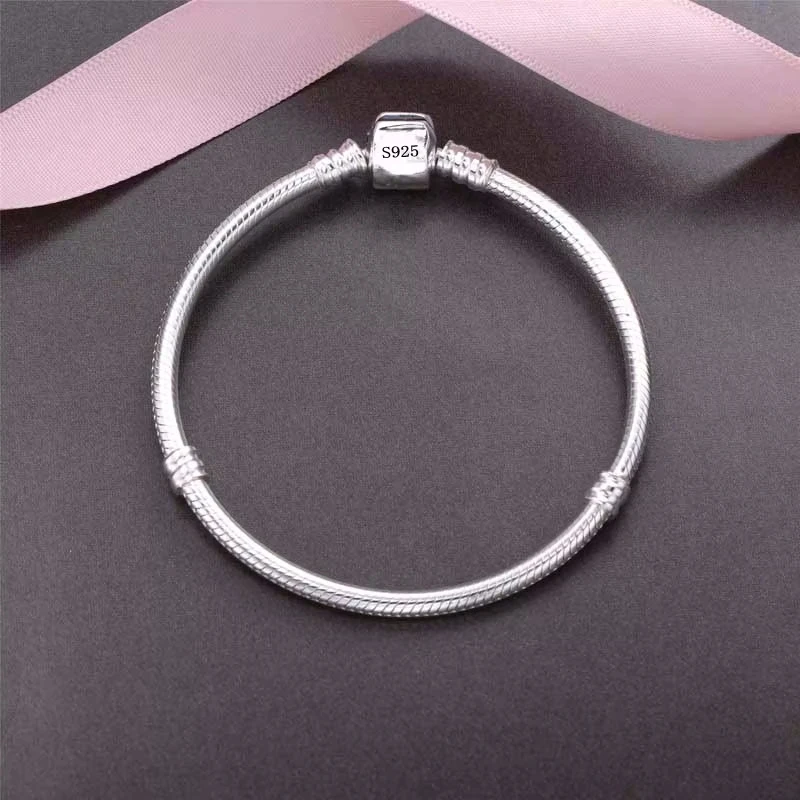2025 Nieuwe Luxe Handgemaakte Originele Fijne Sieraden 925 Sterling Zilveren Bedelarmband Zacht Glad Snake Bone Armbanden voor Vrouwen