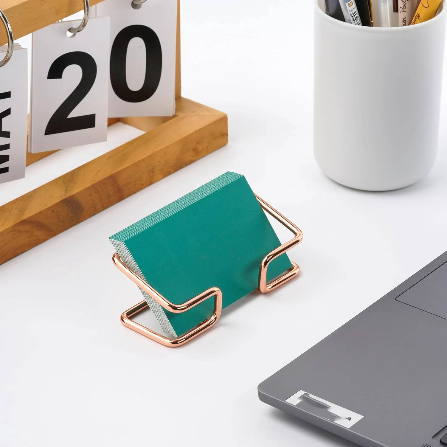 1pcs business card case Simple hollow business card case Creative iron lining business card holder business card display stand