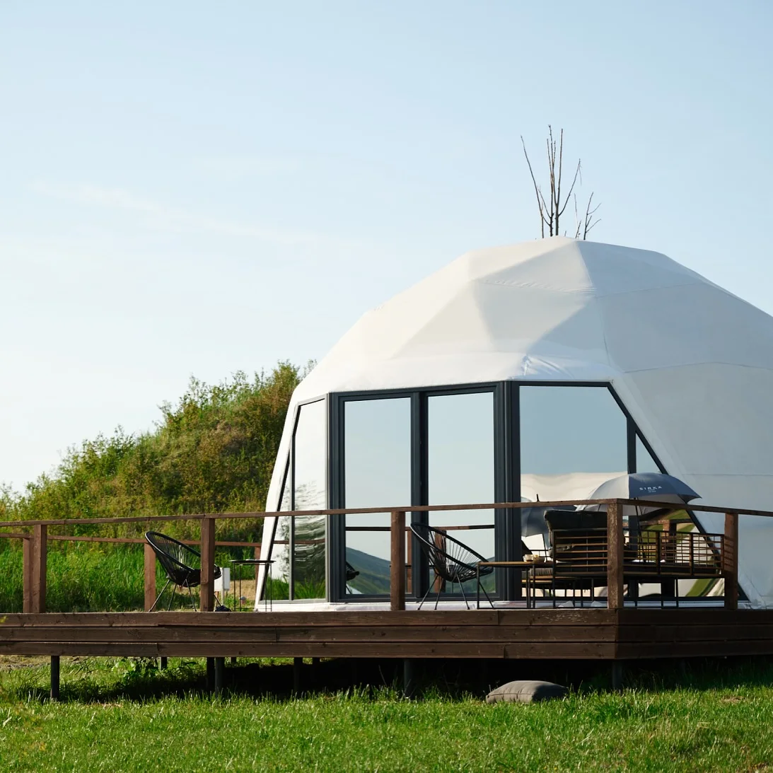 หรูหรากันน้ํา Geodesic โดม PVC เต็นท์ทรงกลมเต็นท์โรงแรมรีสอร์ทกลางแจ้ง Luxury Glamping โดมห้องน้ํา